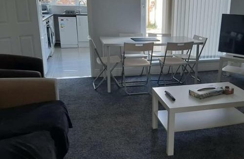 South Shields House | South Shield's Hidden Gem Amethyst 3 Bedroom House Sleeps 6 Guests
