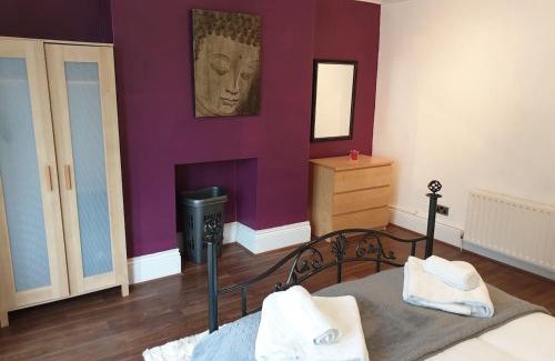 South Shields Apartment | South Shield's Hidden Gem Garnet 3 Bedroom Apartme