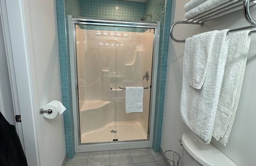 Lake Cowichan Hotel | South Shore Motel