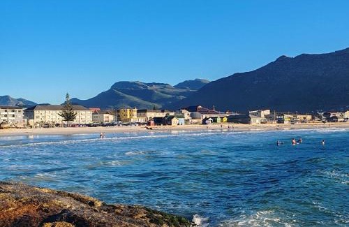 Fish Hoek Apartment | South Shore Stay - Family-Friendly Stay by the Sea