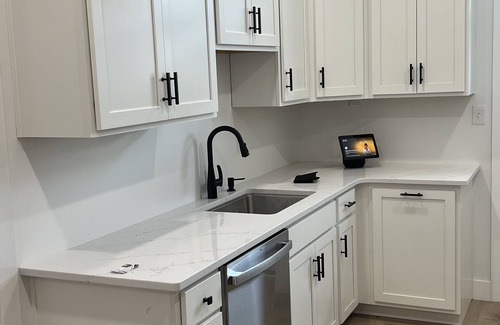 Phoenixville House | South Side Beauty. Newly renovated 4Br 2Bath, Central Air near downtown and Oaks
