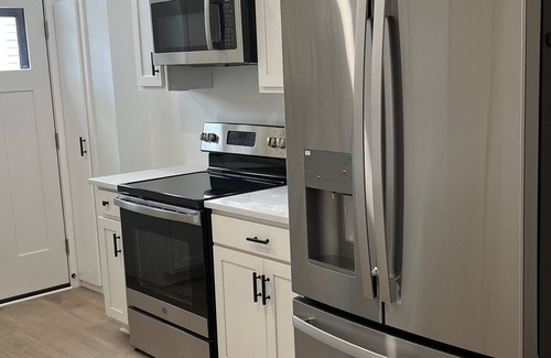 Phoenixville House | South Side Beauty. Newly renovated 4Br 2Bath, Central Air near downtown and Oaks