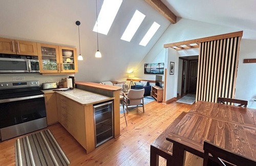 Tofino House | South Swell Tofino formerly Blue HeronnWaterfront home amid old growth cedars