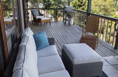 Clinton House | South Whidbey with water view, beach and hiking