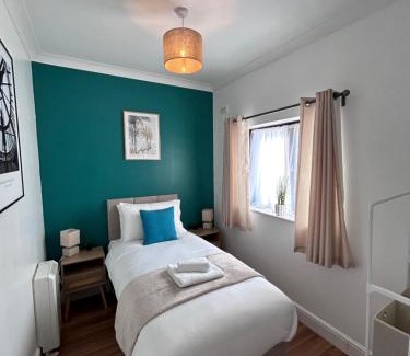 Shirley Apartment | Southampton Dockside Stay by CB Stays