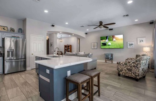 Paseo Crossings House | SouthChandler, Spa, 3BR/2.5 Bath