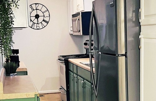 Rivermont House | Southern Charm-Convenient to Everything!