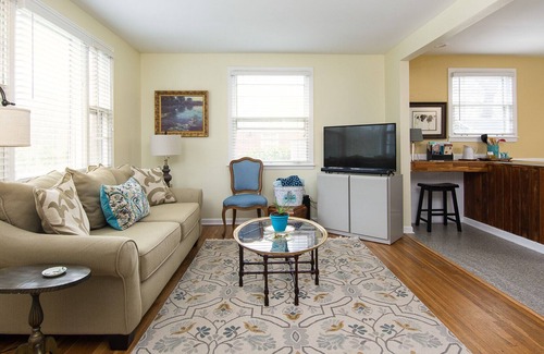 Franklin Cottage | Southern Charm Cottage DOWNTOWN/ Very Clean! Monthly rates also available