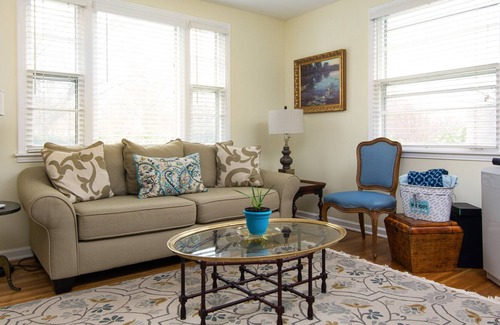 Franklin Cottage | Southern Charm Cottage DOWNTOWN/ Very Clean! Monthly rates also available