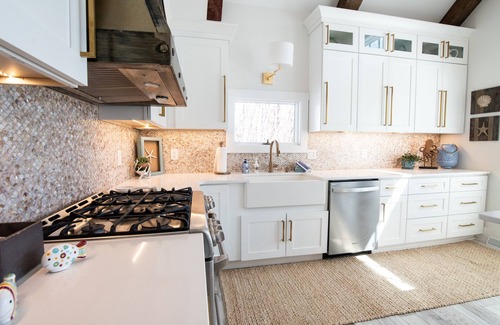 Moneta House | Southern Charm SML - DREAM house! 3 minutes from Bridgewater Plaza.