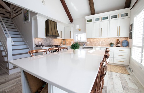 Moneta House | Southern Charm SML - DREAM house! 3 minutes from Bridgewater Plaza.