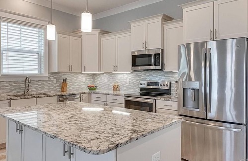 Navarre Beach House | “Southern Charm” Stunning Beach Home! Pool, Kayak/Paddleboard,Bikes