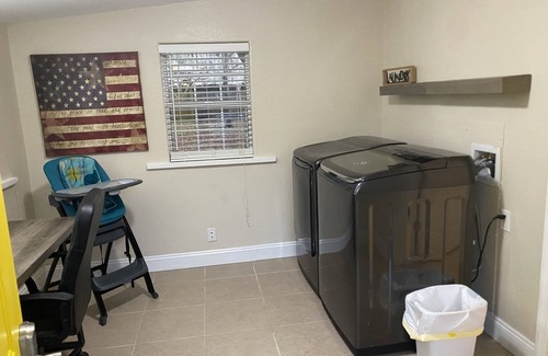 Inverness House | Southern Comfort 2-BR Cottage-Downtown Inverness