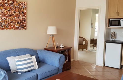 Yorke Peninsula House | 'Southern Comfort' on the Bay at stunning Point Turton on Yorke Peninsula in SA.