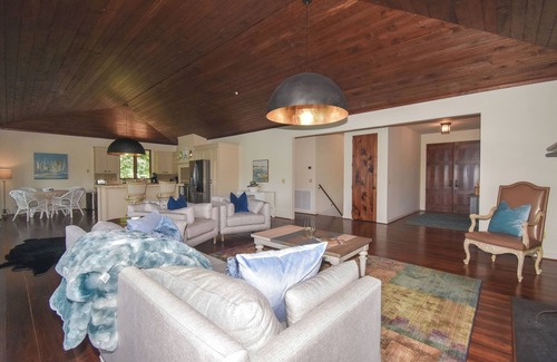 Pleasure Point House | Southern Comfort by Big Fish Real Estate Group at Lake Martin, sleeps 10!