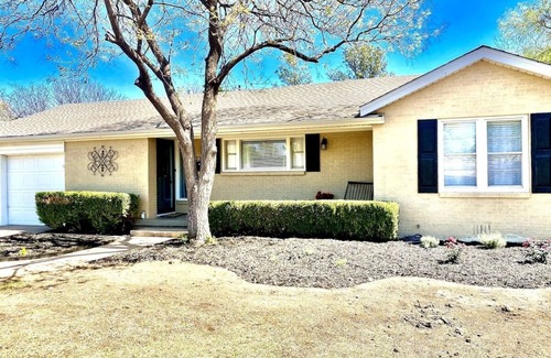 Amarillo House | Southern Comfort: Cozy Retreat- 4 beds