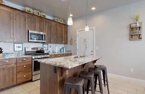 Sienna Hills House | Southern Comfort-Pool! Hot Tub!
