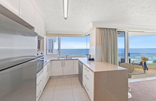Burleigh Heads Apartment | Southern Cross Beachfront Holiday Apartments