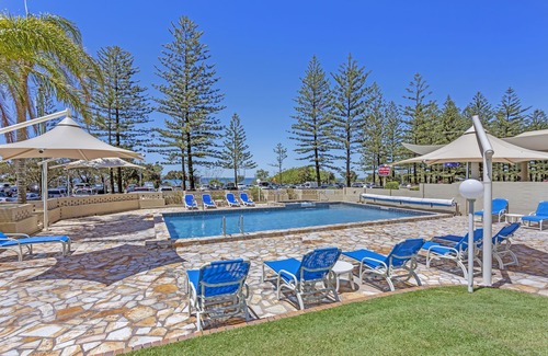 Burleigh Heads Apartment | Southern Cross Beachfront Holiday Apartments
