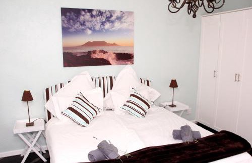 Somerset West House | Southern Cross Guesthouse