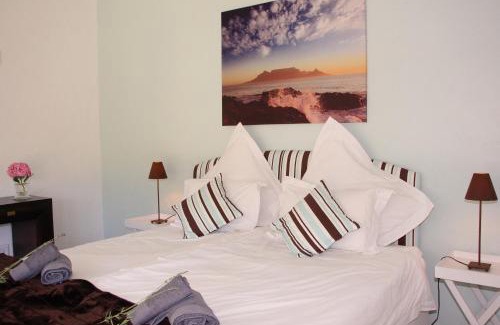 Somerset West House | Southern Cross Guesthouse