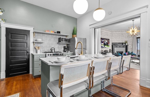 Historic Waverly House | Southern Elegance-Private Hot Tub-Walk to 12 S