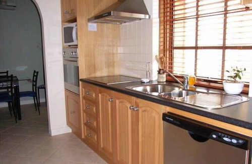 Victor Harbor House | Southern Escape - A Family Friendly Home 3 minute walk to the Beach