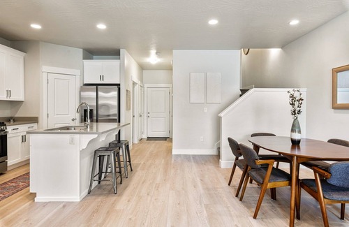 Washington House | Southern Escape, GREAT LOCATION, FULLY EQUIPPED KITCHEN