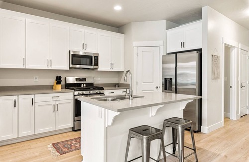 Washington House | Southern Escape, GREAT LOCATION, FULLY EQUIPPED KITCHEN