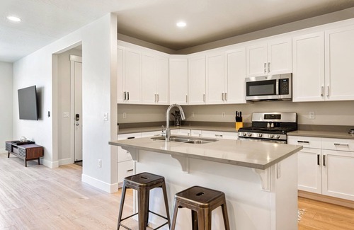Washington House | Southern Escape, GREAT LOCATION, FULLY EQUIPPED KITCHEN