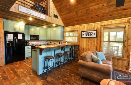Glenwood House | Southern Grace on the Caddo - on the RIVER! with HOT TUB!