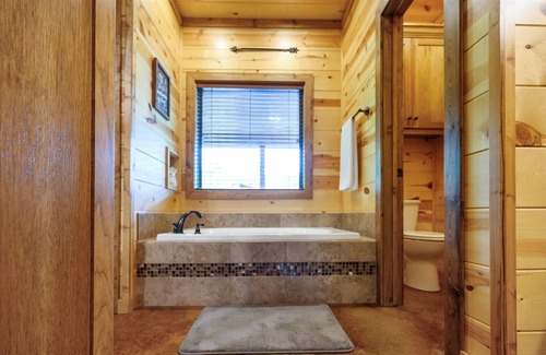 Hochatown Cabin | Southern Hideaway in Hochatown/Broken Bow,OK