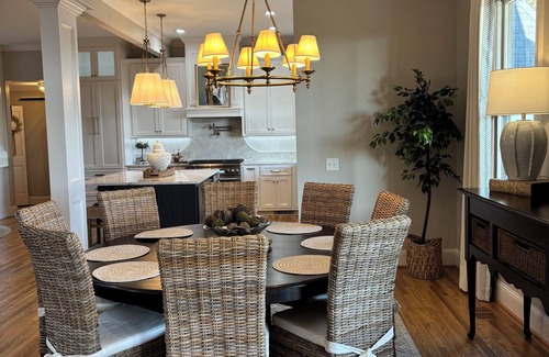 Mount Berry House | SOUTHERN LIVING! Newly renovated! Private with Mountain views-sleeps 16