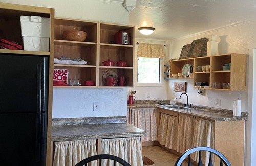 Discovery Harbour Cottage | Southern Most Cottage in the USA with Comfy King Size Bed