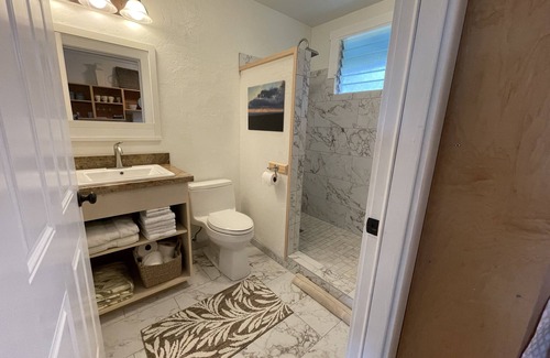Discovery Harbour Cottage | Southern Most Cottage in the USA with Comfy King Size Bed
