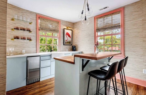 Cannonborough Elliotborough House | Southern Regent | HUGE 10bd with Speakeasy Bar