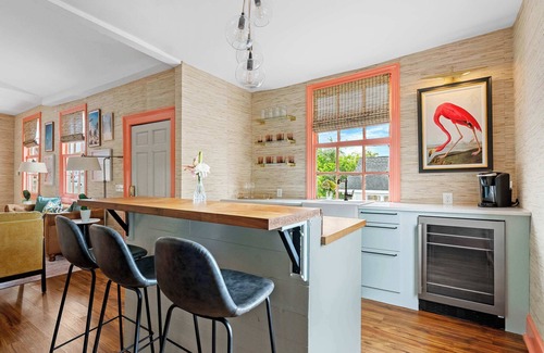 Cannonborough Elliotborough House | Southern Regent | HUGE 10bd with Speakeasy Bar