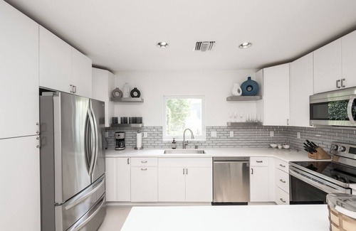Midtown House | Southernmost Serenity - 3 Bedroom/2.5 Bathroom With Pool & Outdoor Bar