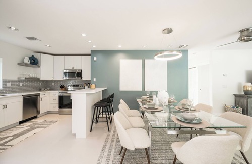 Midtown House | Southernmost Serenity - 3 Bedroom/2.5 Bathroom With Pool & Outdoor Bar