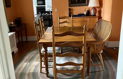 Southport House | Southport Charm! Steps away from town!
