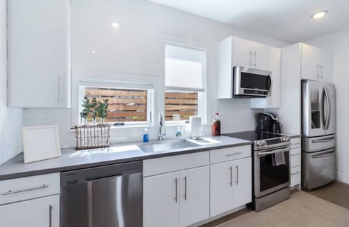 Chattanooga House | Southside Townie with a great rooftop balcony!
