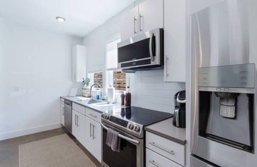 Chattanooga House | Southside Townie with a great rooftop balcony!