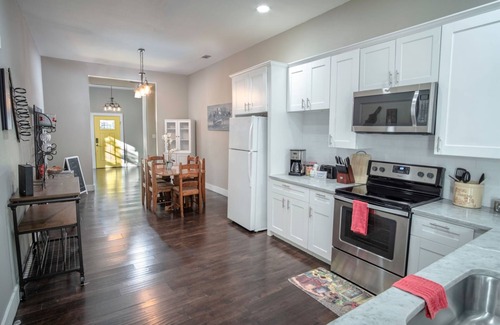 Southtown House | Southtown Classic 3br/2ba Mins From Downtown