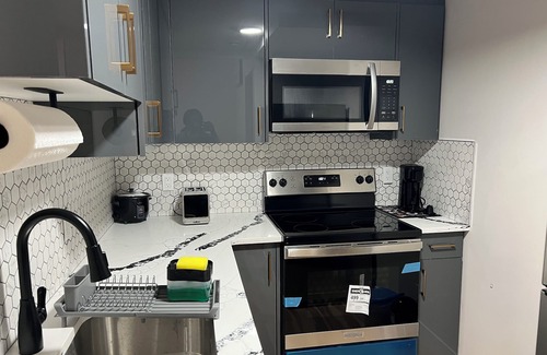 Southwest Calgary House | Southwest Cozy vibes, fast Wi-Fi – your chill Calgary escape starts here!