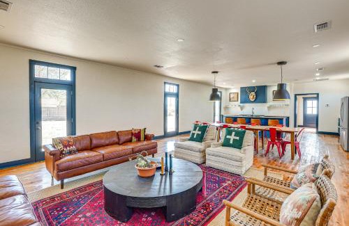 Fort Davis Apartment | Southwest Escape in Fort Davis Walk to Dining!