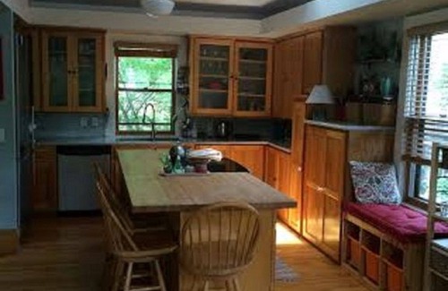 Lynnhurst House | Southwest Minneapolis, access to lakes, creeks, bike trails, freeway, shops.
