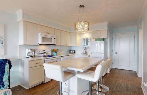 Morehead City Condo | Southwinds by the Sea- Oceanfront, Steps From the Beach, , Great Amenities!