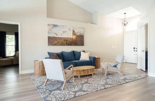 Crown Pointe House | Sovanita House Naples, FL
