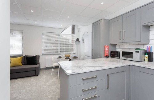 Portsmouth Apartment | Sovereign Gate 2 - Beautifully appointed 2 bedroom 1 bathroom apartment