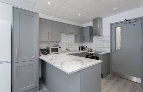 Portsmouth Apartment | Sovereign Gate 2 - Beautifully appointed 2 bedroom 1 bathroom apartment